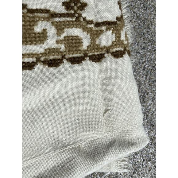 Vintage Hand Knit CrossStitch Floral Rose Tablecloth Fringed 50 X 58.5in Cream - Picture 8 of 8